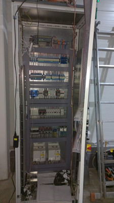 Монтаж шкафа автоматики Монтаж шкафа автоматики